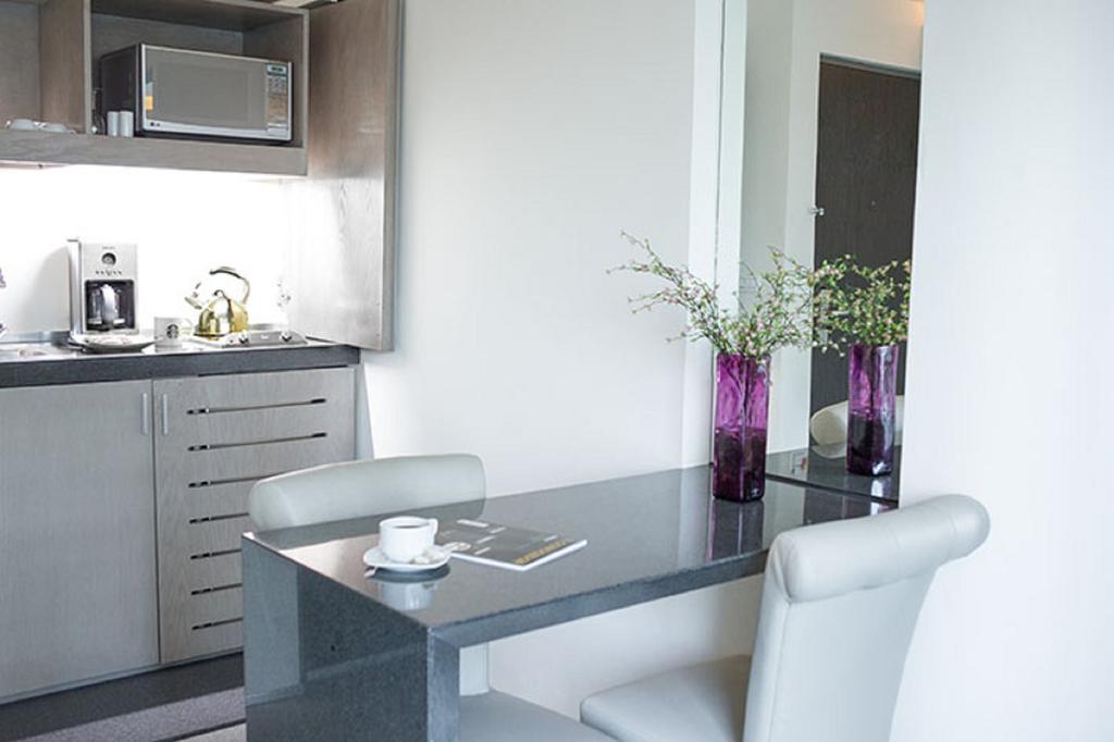 Suites Contempo Meksyk Zewnętrze zdjęcie Kitchenette