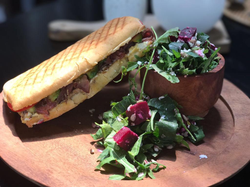 Suites Contempo Meksyk Zewnętrze zdjęcie A vegan sandwich with a salad