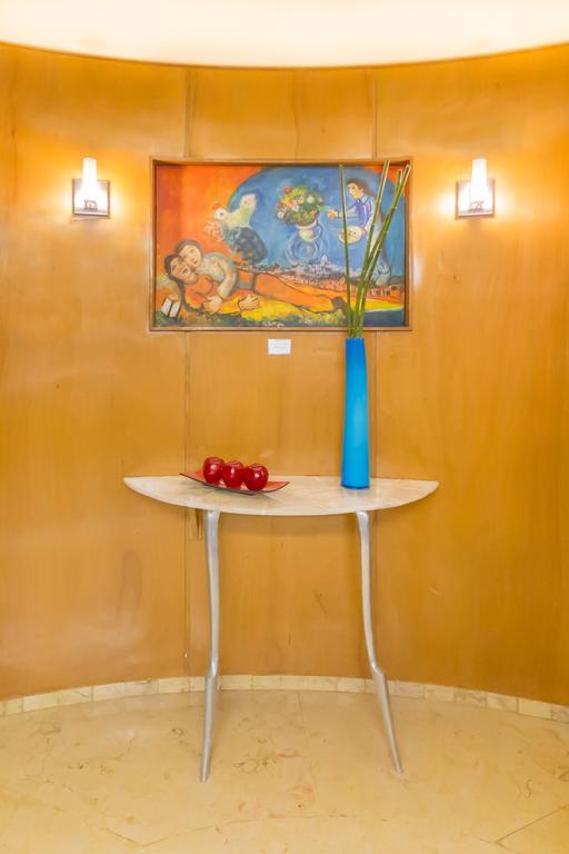 Suites Contempo Meksyk Zewnętrze zdjęcie A console table