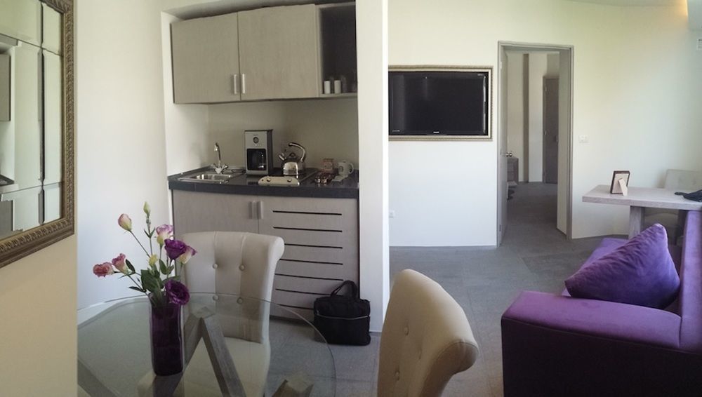 Suites Contempo Meksyk Zewnętrze zdjęcie A typical studio apartment