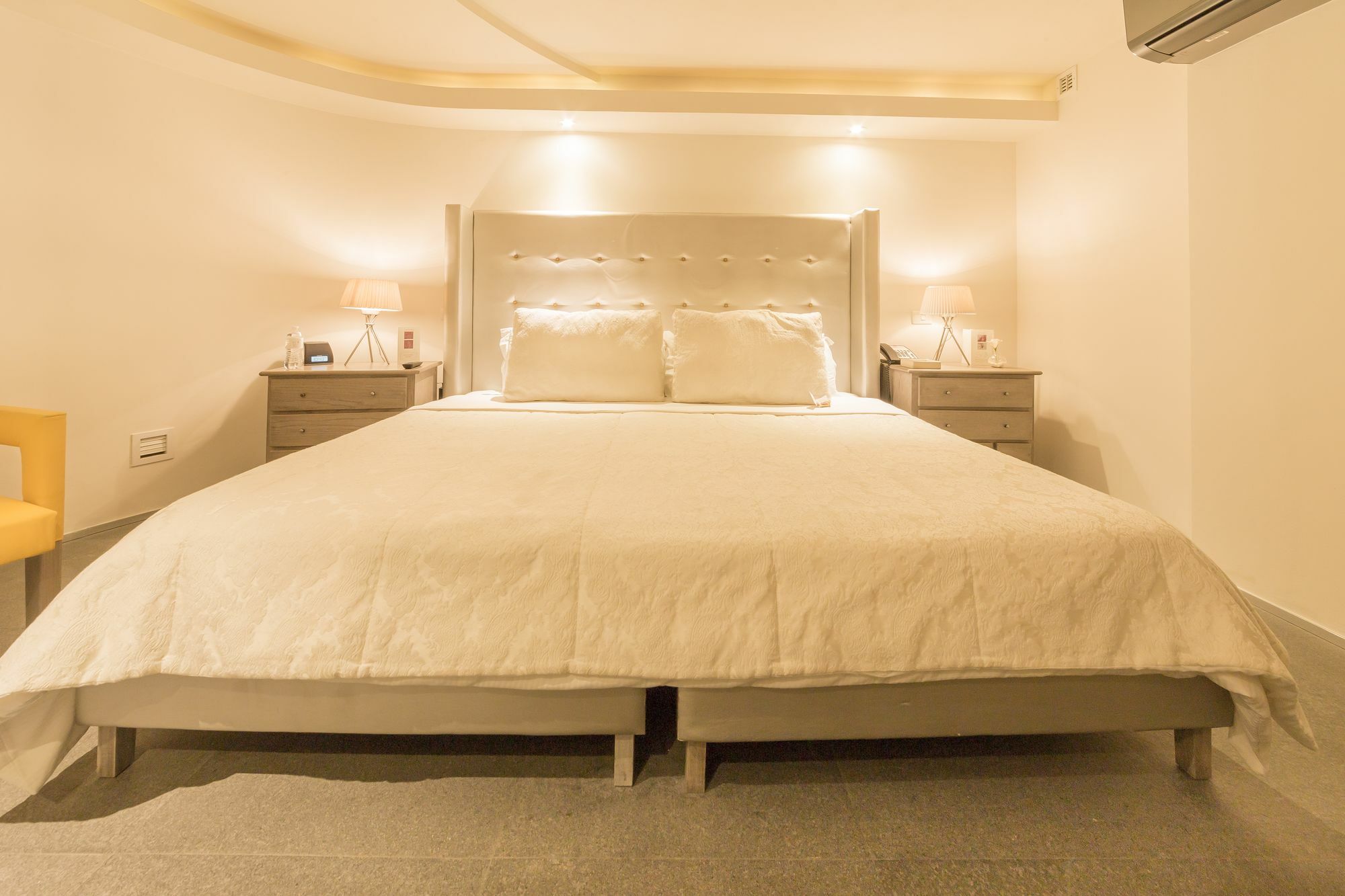 Suites Contempo Meksyk Zewnętrze zdjęcie A bedroom